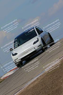 media/Apr-02-2023-Speed Ventures (Sun) [[5e759f4fdb]]/5-Tesla corsa A/session 3 grapvine/